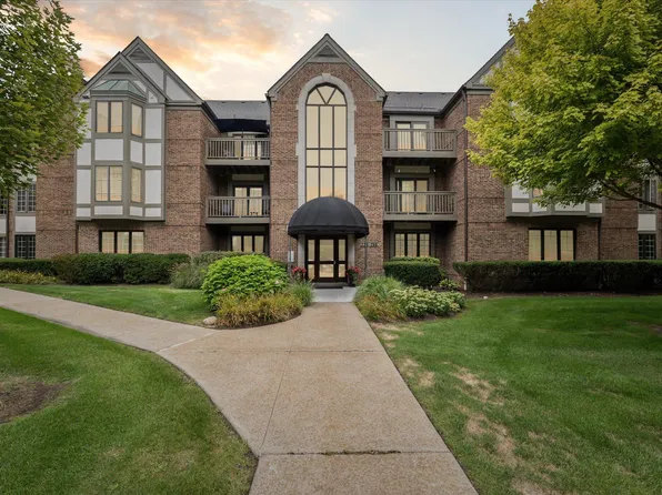 797 Deer Ct, Plymouth, MI 48170