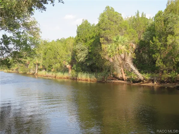 3802 N Apalachee Point, Crystal River, FL 34428