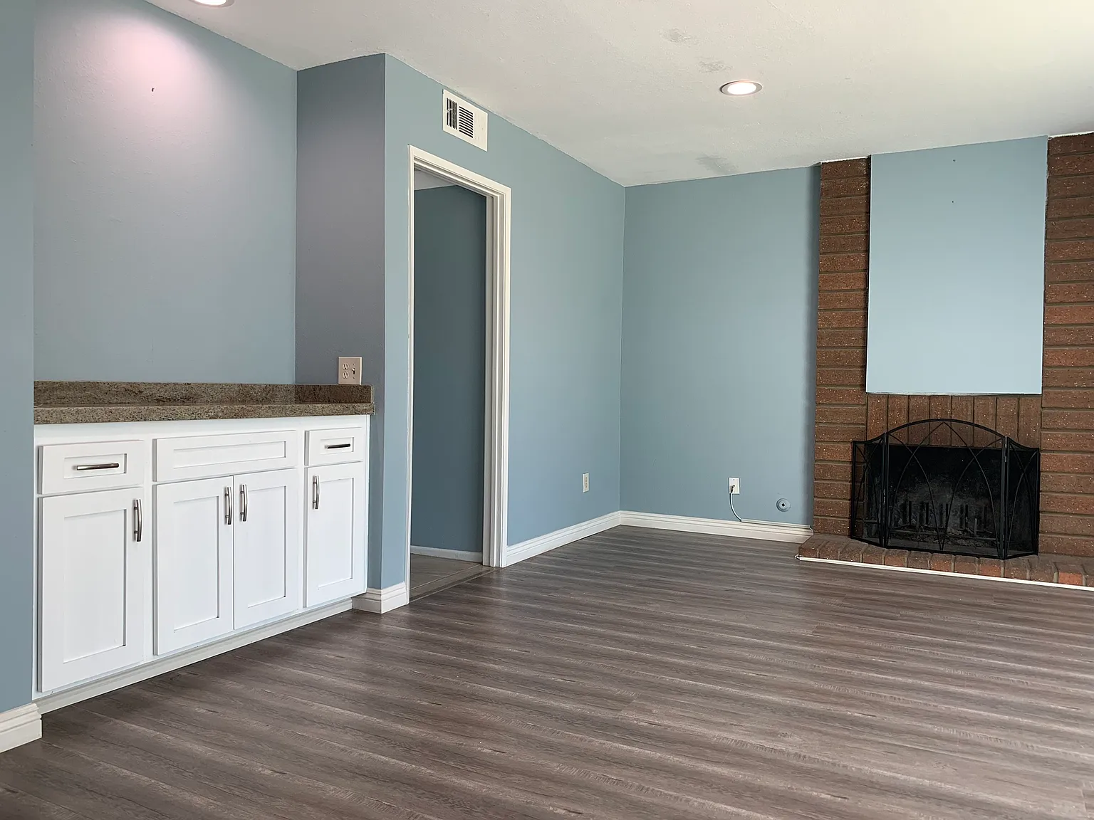 7 bed, 4.5 bath, 2800 sqft, $6,000 — Photo 3