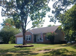 1036 Angela Dr, Clarksville, TN 37042