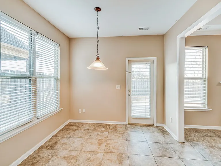 2122 Timberline Dr — Photo 7