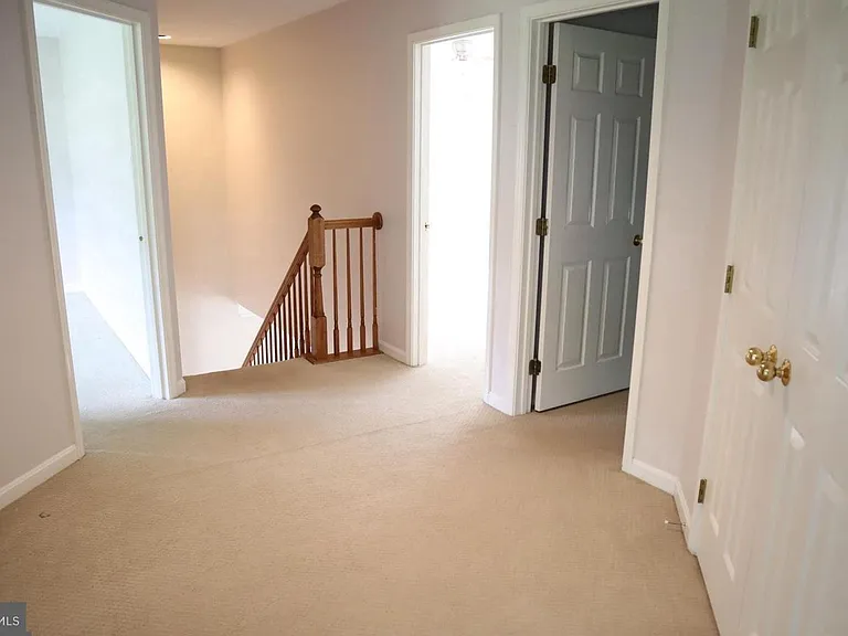 17105 Thatcher Ct — Photo 11