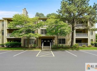 2712 Ridgefield Ct, Helmetta, NJ 08828