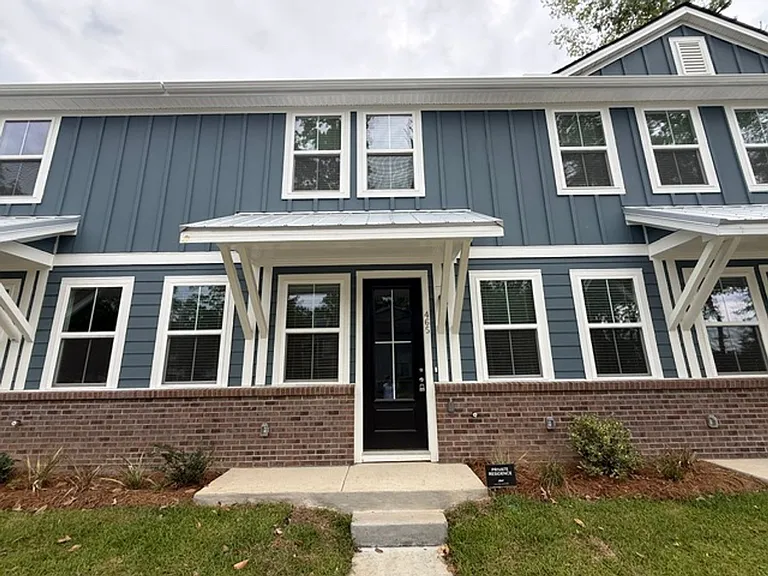465 Martins Creek Blvd — Photo 1
