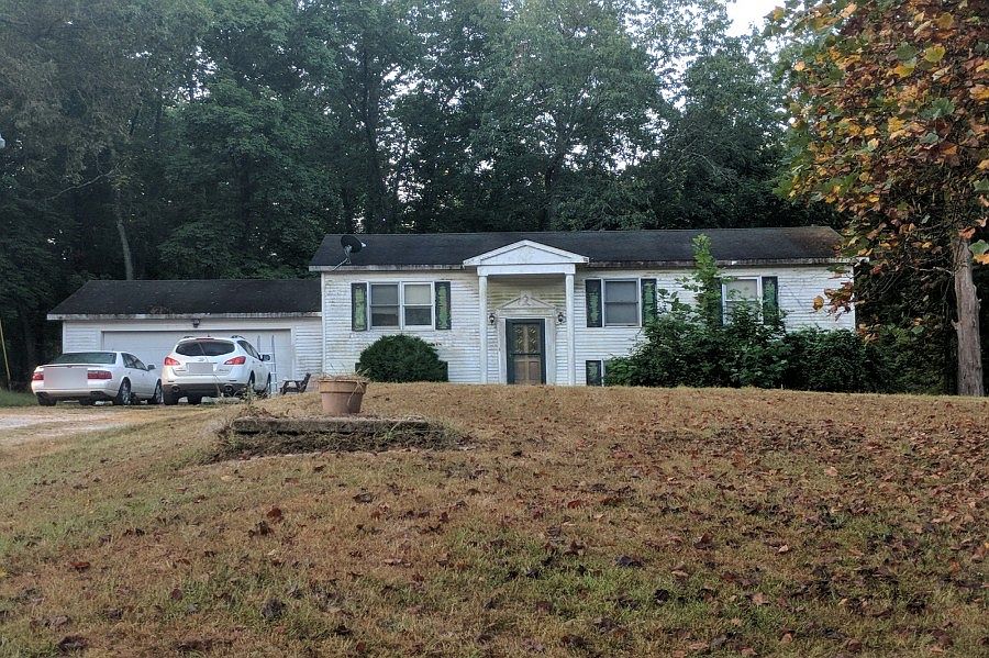 1st image of 8711 E 1200th Ave