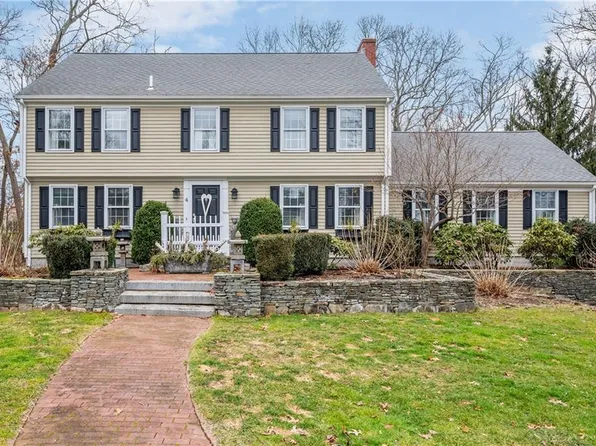 4 Anvil Dr, Cumberland, RI 02864