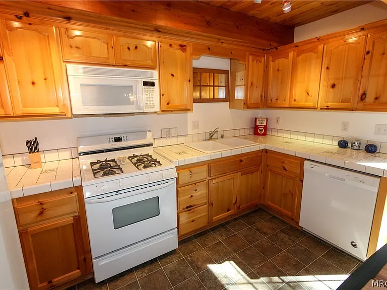 442 Salem Dr — Photo 11