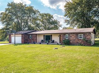 4153 N County Road 280e, Mattoon, IL 61938