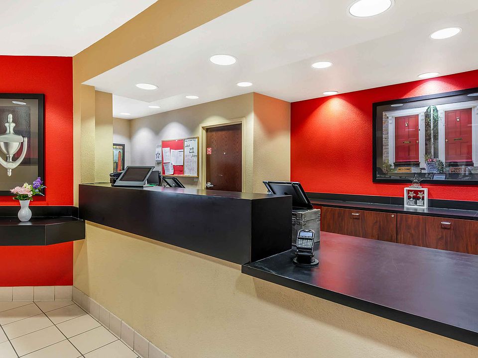 Lobby and Guest Check-in
