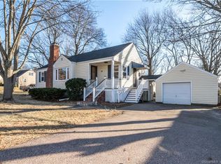 39 Hynes Ave, Groton, CT 06340
