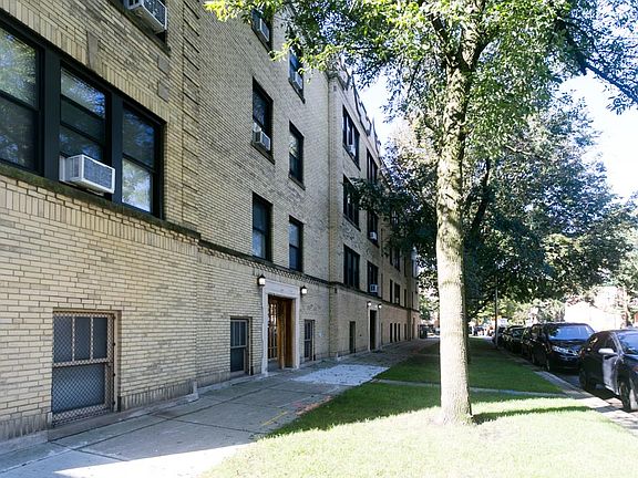 2nd image of 1835 W Winona St #G