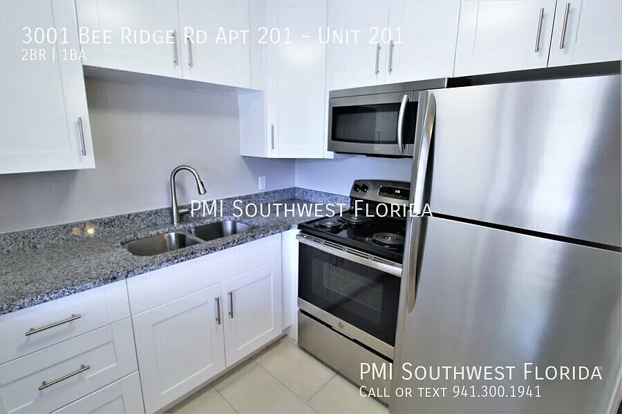 Building Photo - 3001 Bee Ridge Rd #201