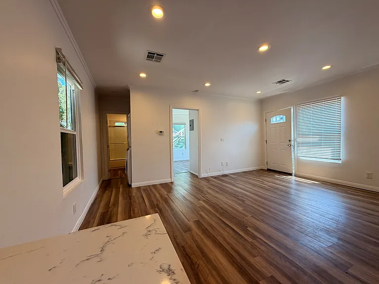 1309 Mohawk St #1/2 — Photo 8