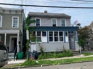 325 1st St, Newburg, NY 12550