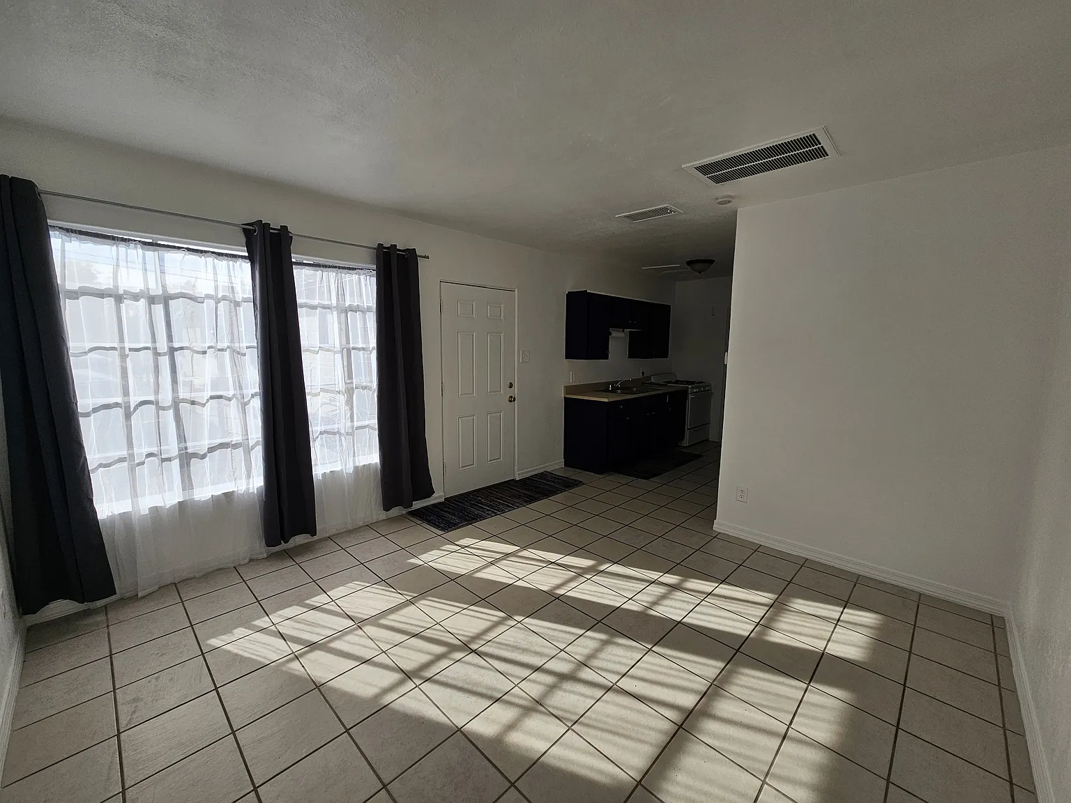 1 bed, 400 sqft, $850 — Photo 4