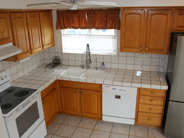 150 Duke Ave — Photo 13