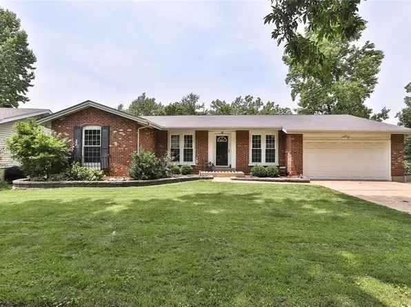 915 Glenmill Dr, Ballwin, MO 63021