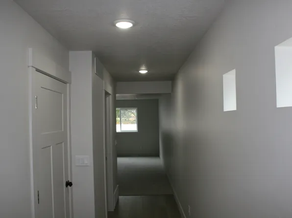1348 S Mountain Rd E, Ogden, UT 84414
