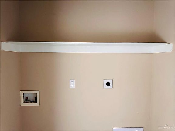 4th image of 2918 W Driftwood St #2