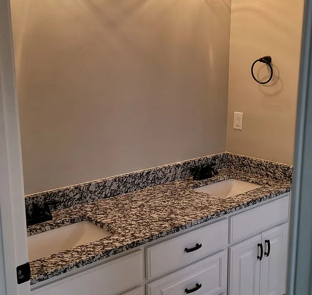 109 Jennie Dr — Photo 14