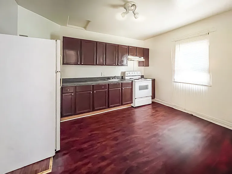 1102 Custer St — Photo 7
