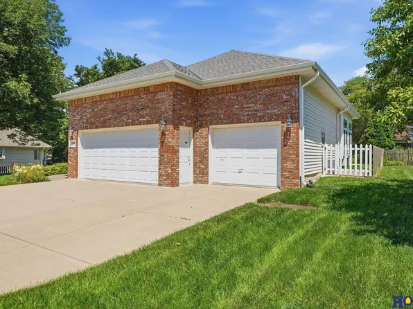 7930 Zachary Cir, Lincoln, NE 68507