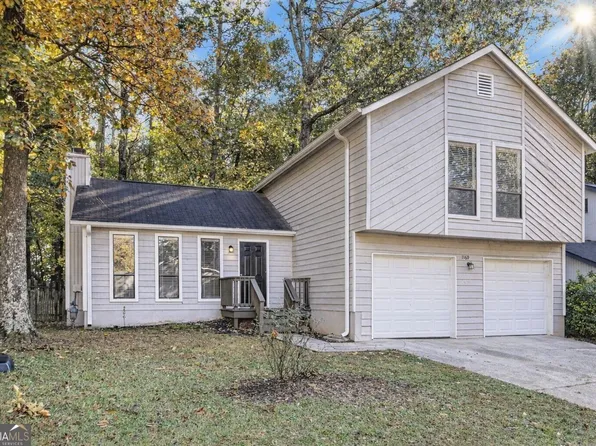 1169 Oaks Pl, Stone Mountain, GA 30083