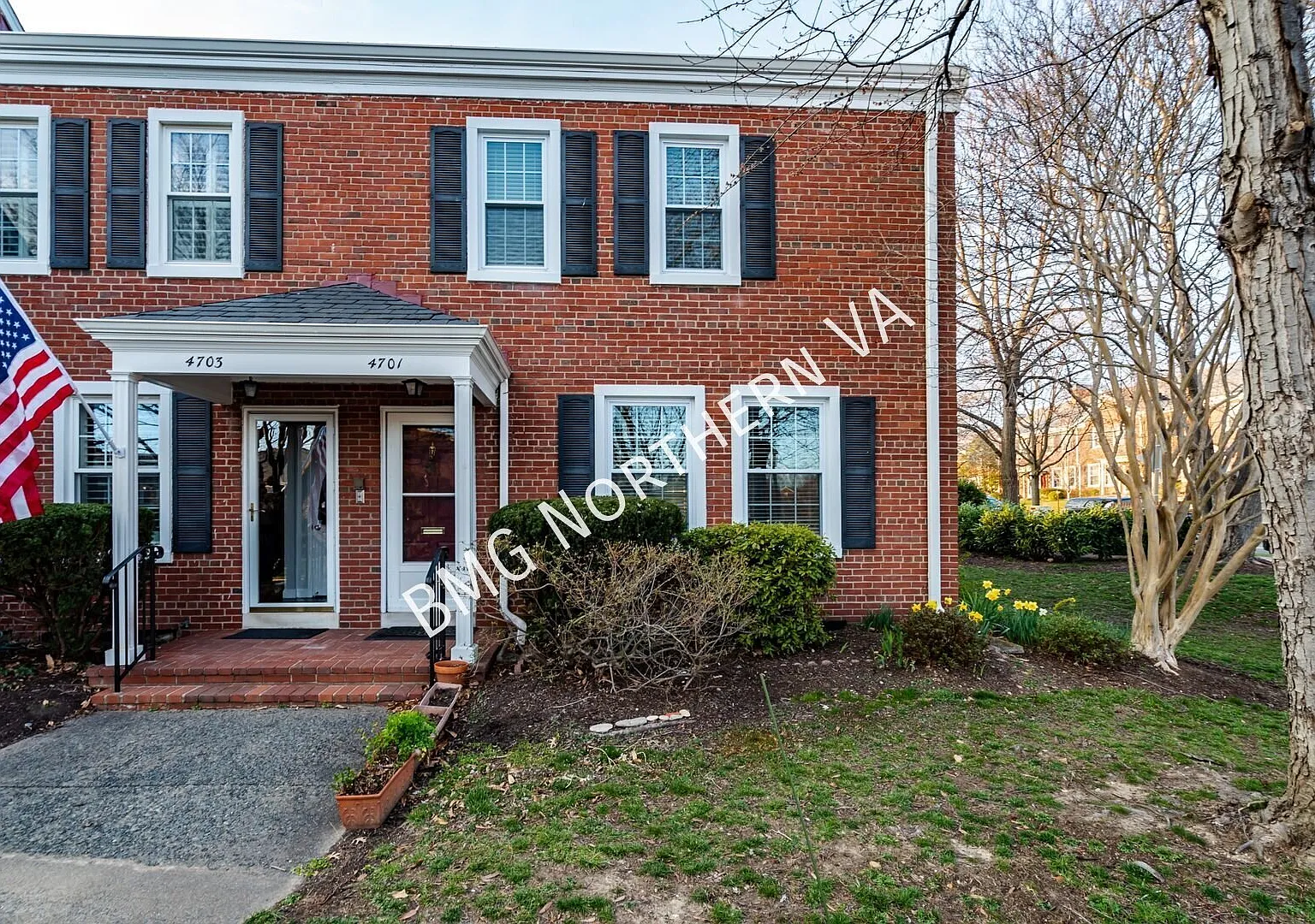 Superb 3 Bedroom 2 Bathroom Corner Lot Brick Townhome In Much Desired Fairlington Village — Photo 1