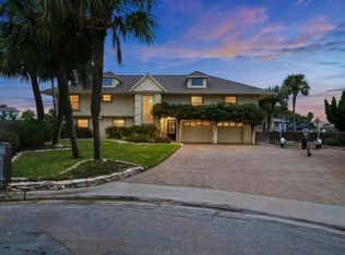 25 Luau Ln, Rockport, TX 78382