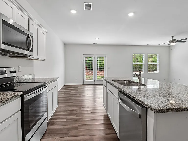 Liberty Grove — Photo 20