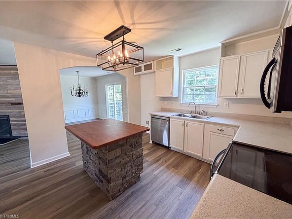4th image of 207 Calla Lilly Ln
