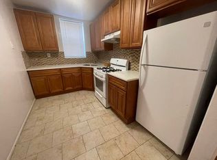 559 E 3rd St, Brooklyn, NY 11218