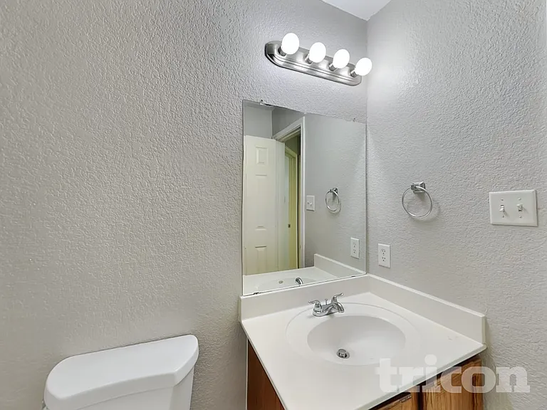 8203 Maple Meadow Dr — Photo 15