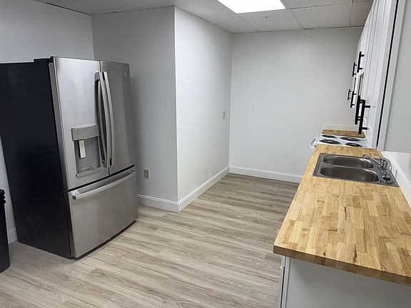 2nd image of 232 Main St #206