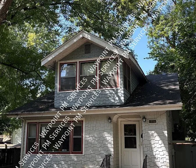 1116 E Gorham St — Photo 1