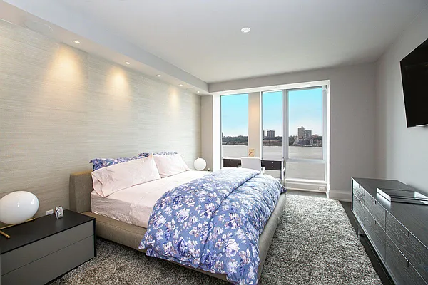 Rented by BLU Real Estate | media 22