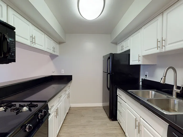 Pine Lake Apartments — Photo 22