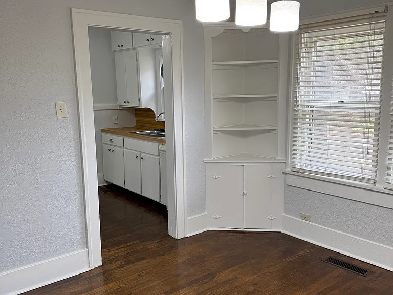 224 N Xenophon Ave — Photo 16
