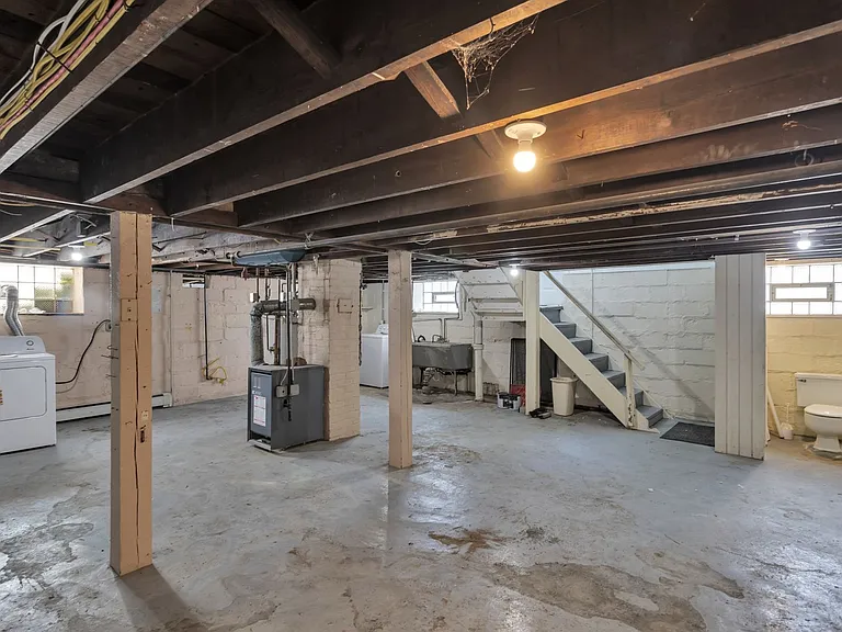1002 Fordham Ave — Photo 24