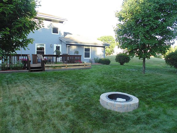 2nd image of W213N16671 Glen Brooke Dr
