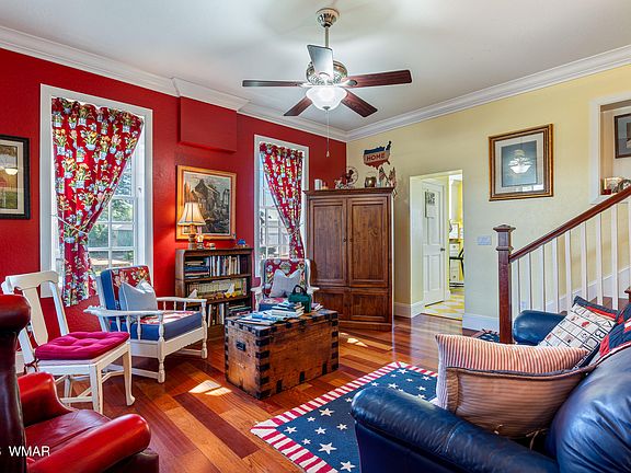 4th image of 184 S 1st St E