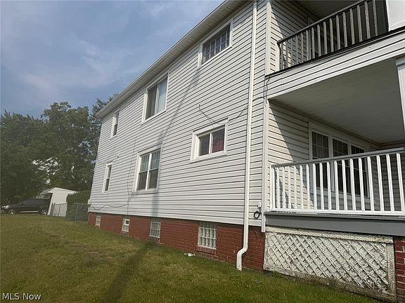 3rd image of 1645 Hillview Rd