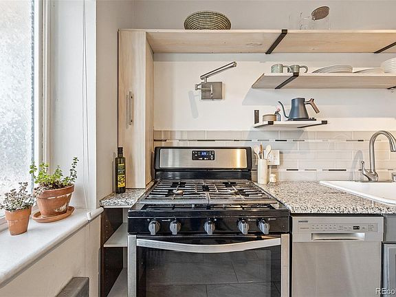 5th image of 1101 Bellaire Street #306