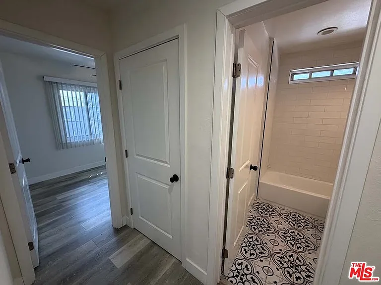 8818 Ramsgate Ave #8822-1/2 — Photo 17
