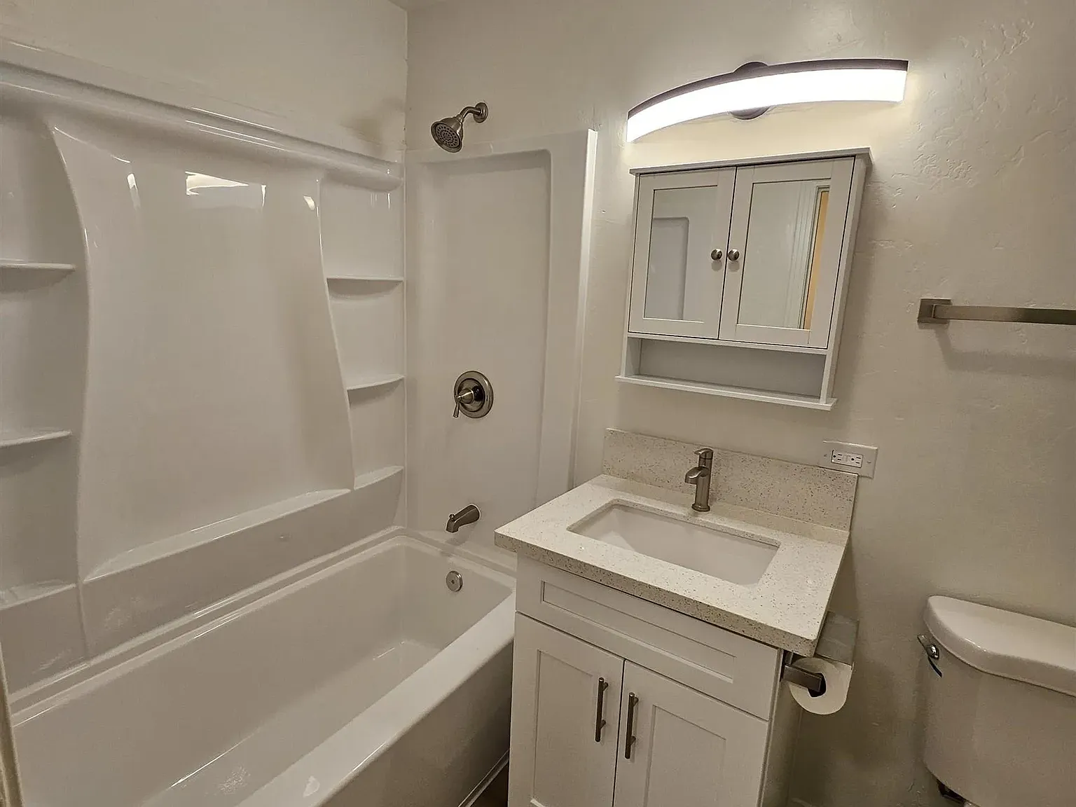 2 bed, 1.0 bath, 600 sqft, $2,395 — Photo 2