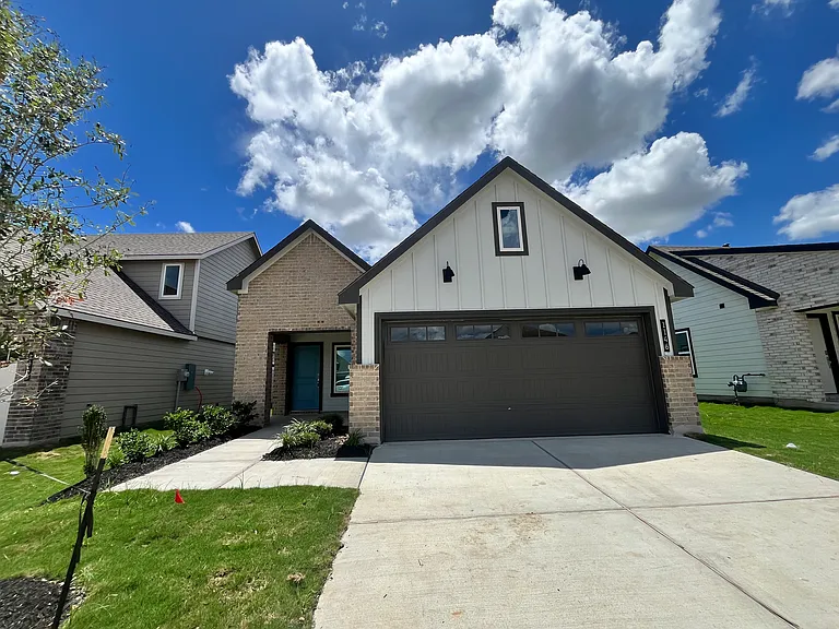 1146 Toledo Bend Dr — Photo 1