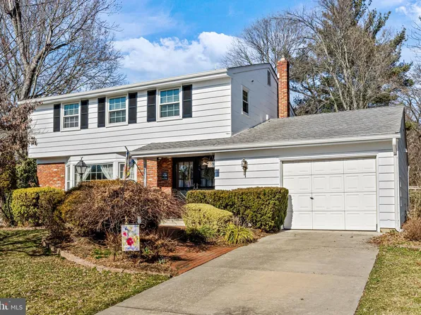 202 Nathan Pl, Mount Laurel, NJ 08054