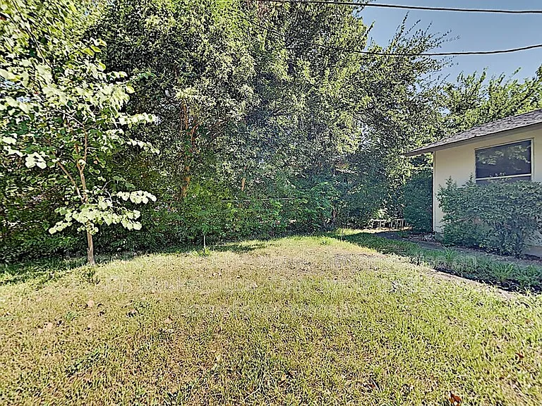 1319 Wisteria Way — Photo 18