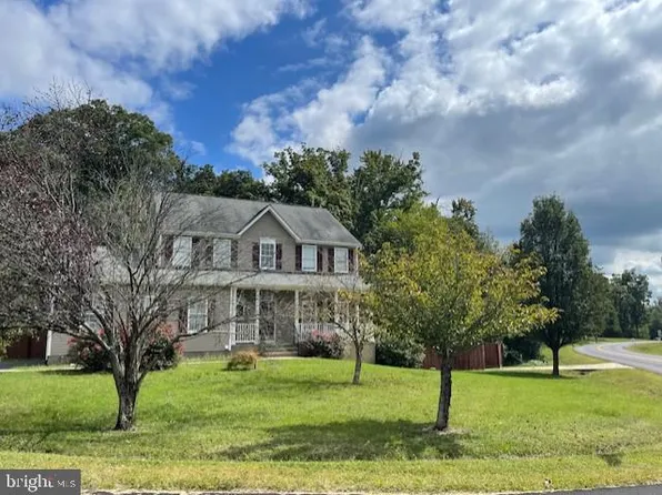 1902 Sierra Dr, Fredericksburg, VA 22405