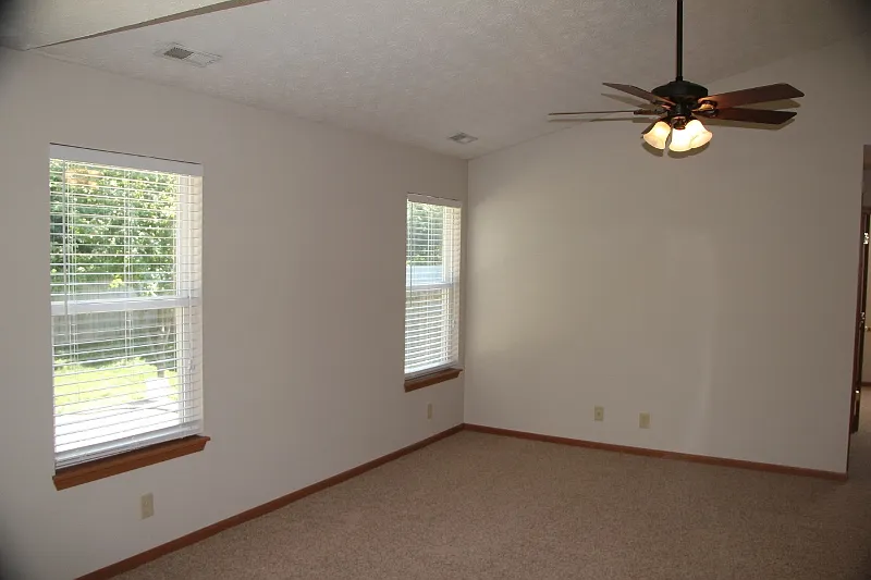 3 bed, 1038 sqft, $1,795 — Photo 4